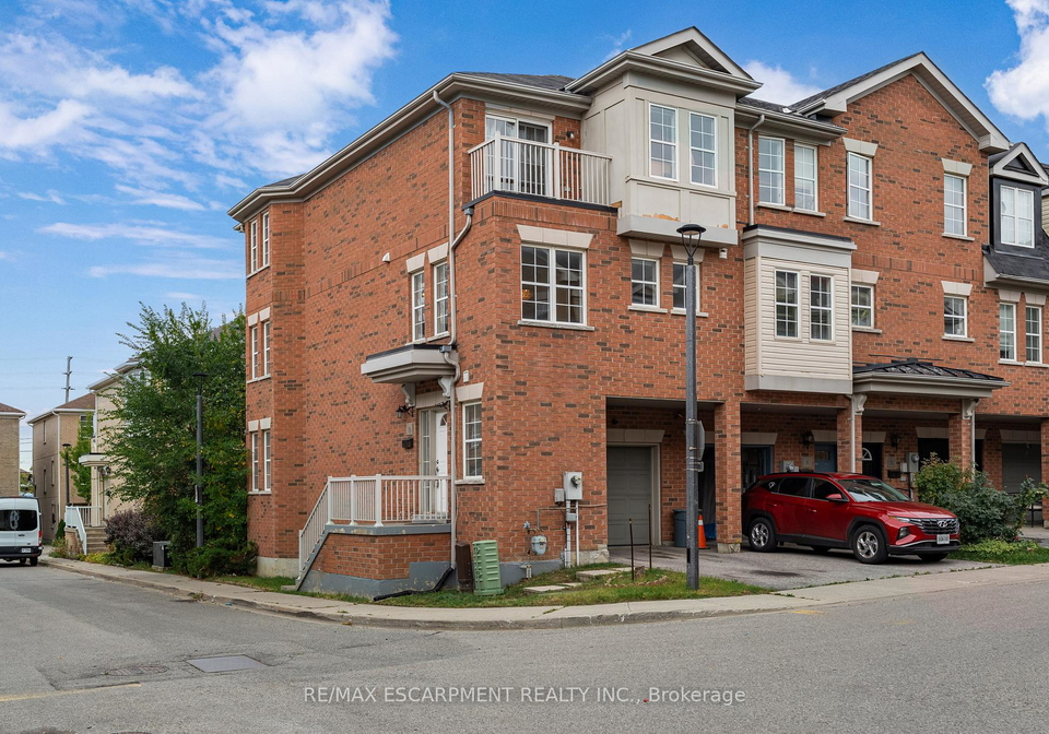 38-archibald-mews-scarborough-ontario-e12593906