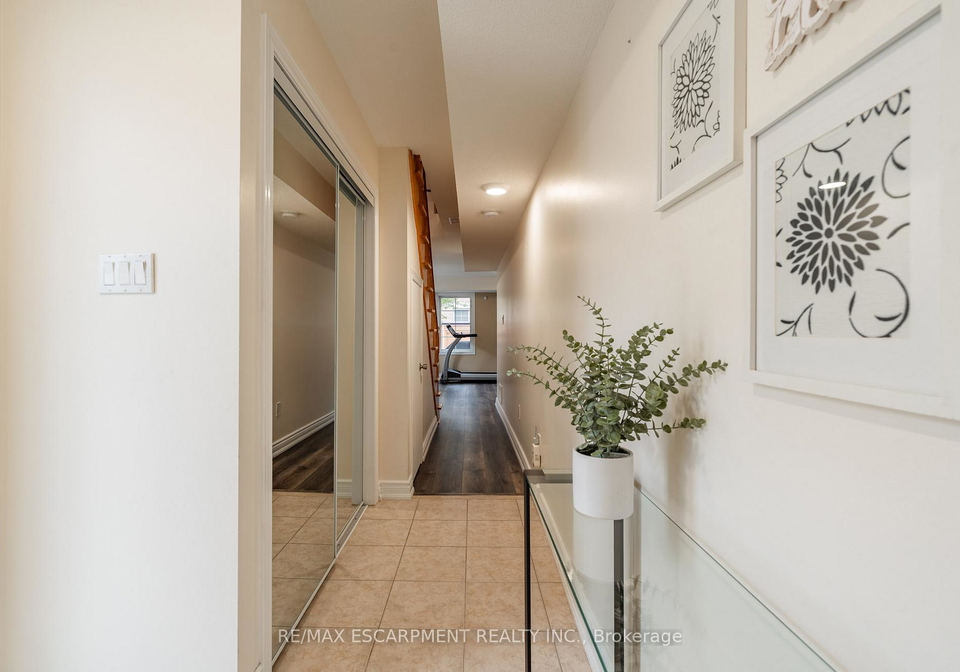 38-archibald-mews-scarborough-ontario-e12593906