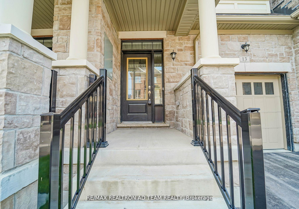 13-hallmark-way-whitby-ontario-e12593950