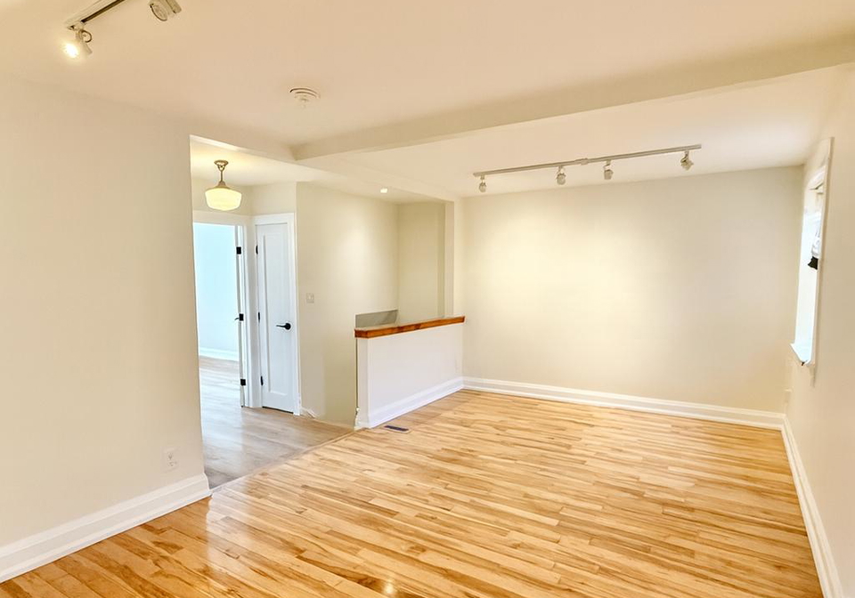 1164-queen-street-e-toronto-ontario-e12595440