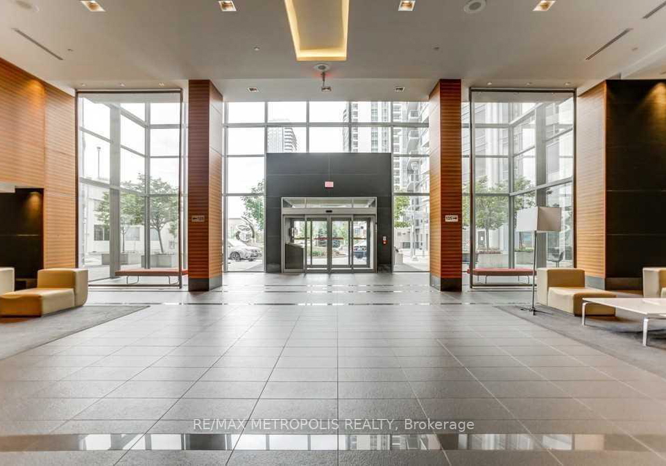 135-village-green-square-scarborough-ontario-e12598104