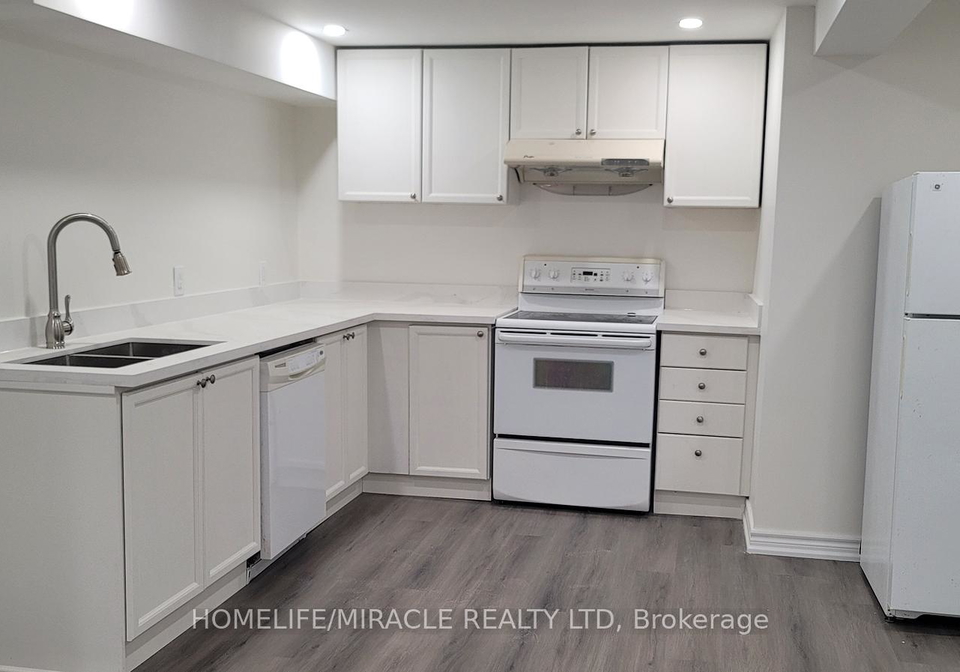 1132-thimbleberry-circle-oshawa-ontario-e12599744