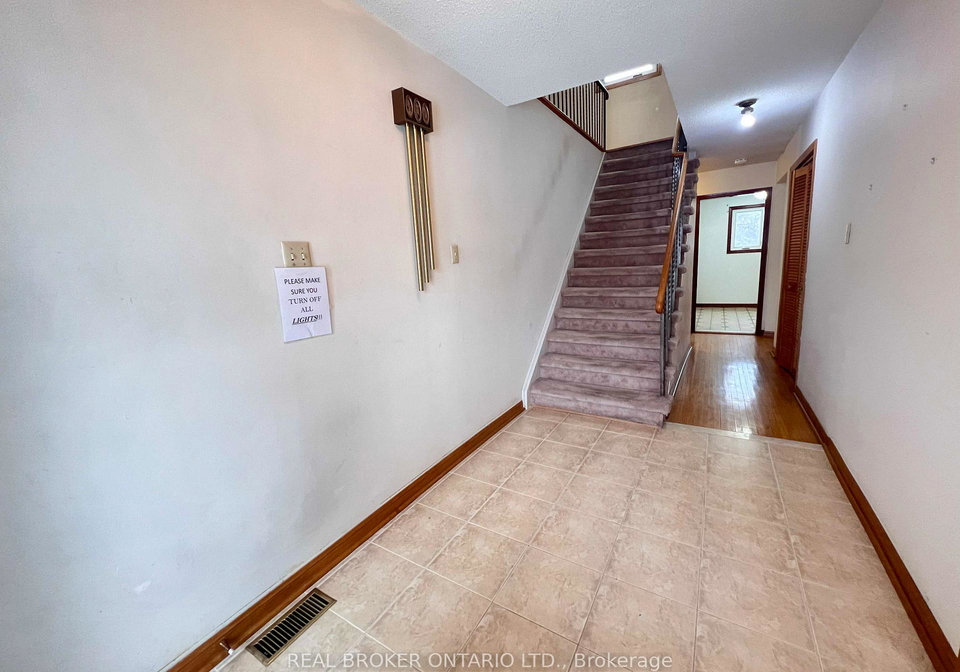 41-cleethorpes-boulevard-scarborough-ontario-e12600380