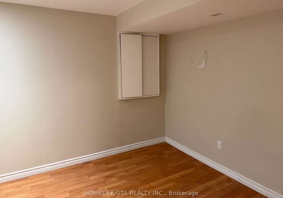 8864-sheppard-avenue-e-scarborough-ontario-e12601778