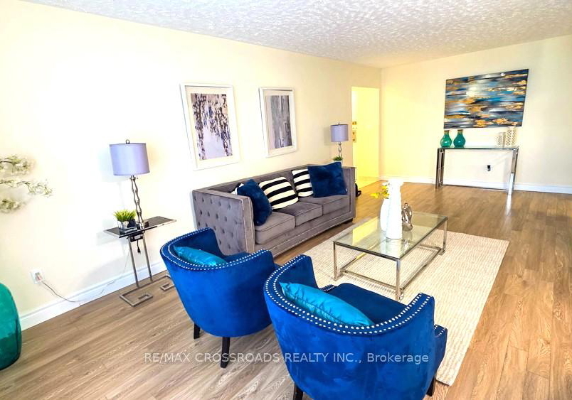 5-massey-square-east-york-ontario-e12603172