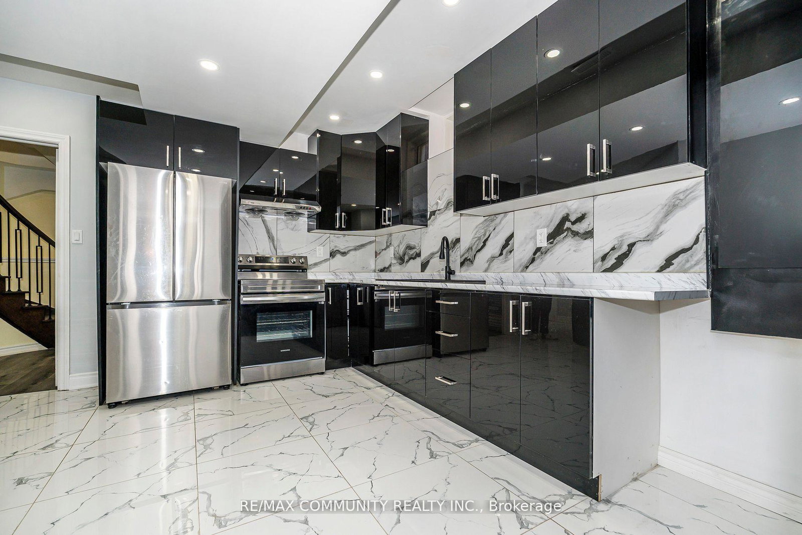 11-northern-breeze-crescent-whitby-ontario-e12606160