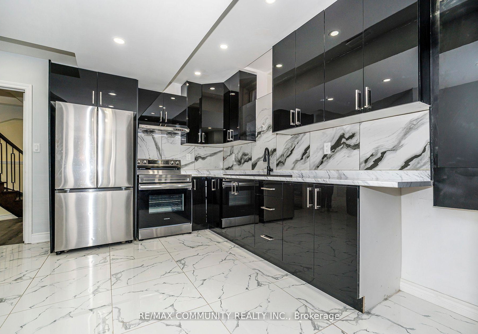 11-northern-breeze-crescent-whitby-ontario-e12606160