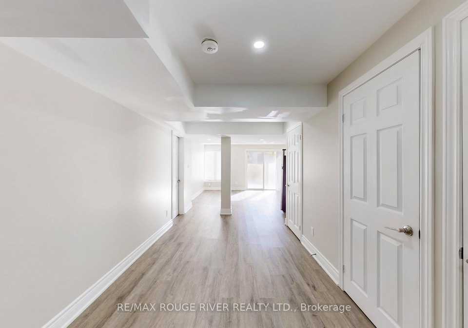5-malthouse-crescent-ajax-ontario-e12606584