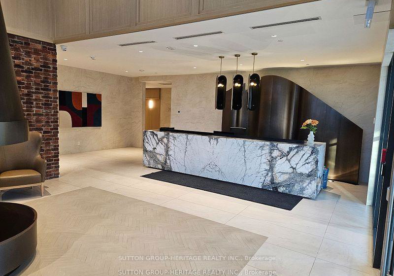 201-brock-street-s-whitby-ontario-e12609414