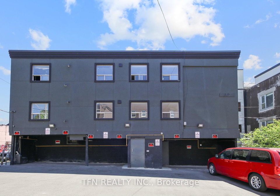 1328-gerrard-street-e-toronto-ontario-e12610734