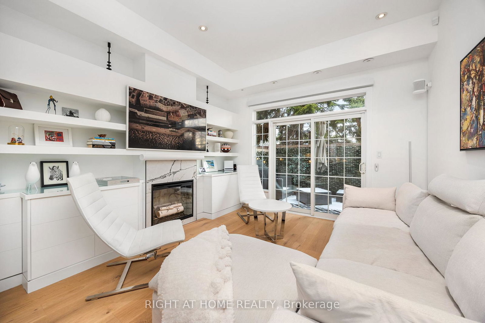 1011-dundus-street-e-toronto-ontario-e12615492