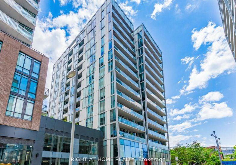25-baseball-place-toronto-ontario-e12628300