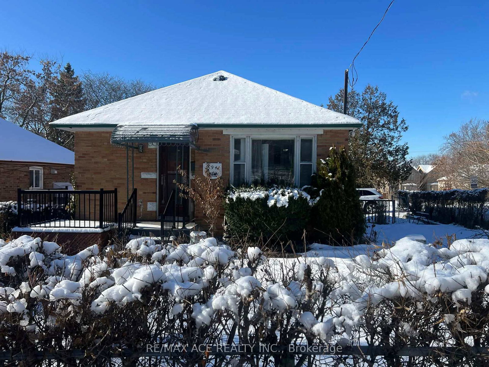 294-pharmacy-avenue-scarborough-ontario-e12628878