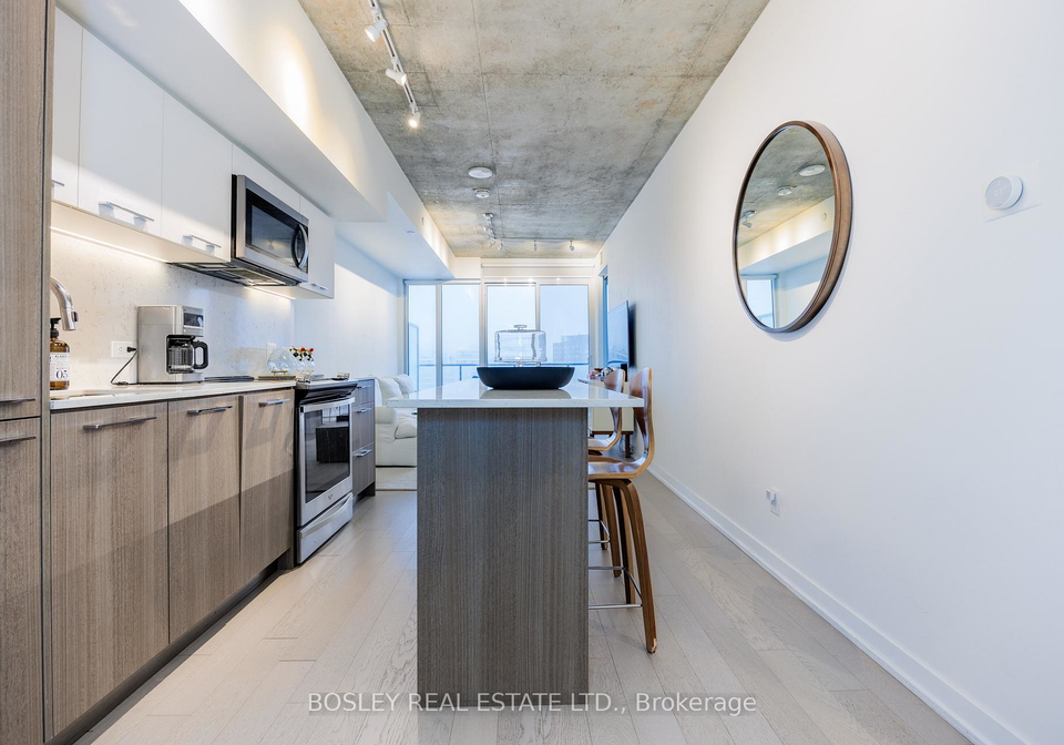 15-baseball-place-toronto-ontario-e12629374