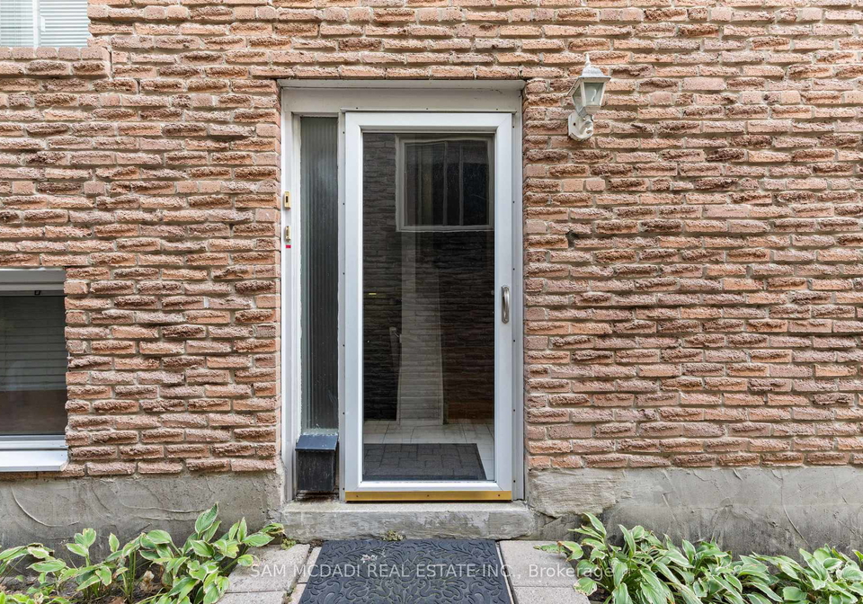 26-pine-avenue-toronto-ontario-e12629640