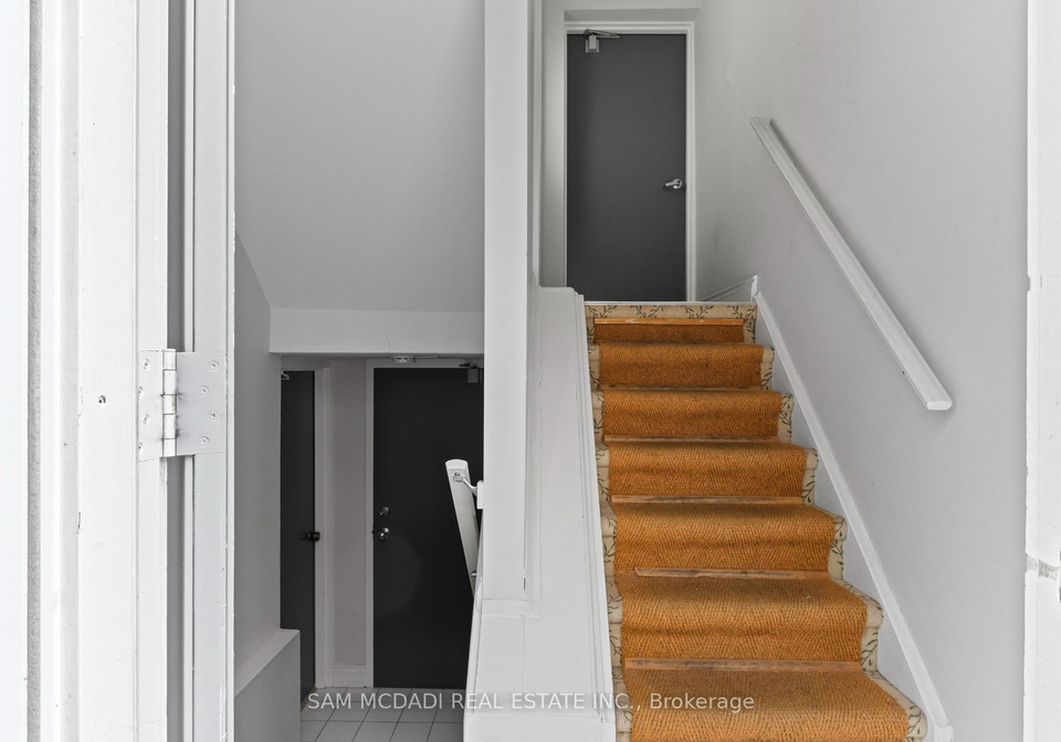 26-pine-avenue-toronto-ontario-e12629640