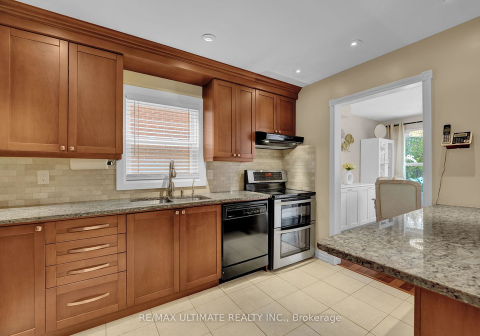74-robinson-crescent-whitby-ontario-e12631534