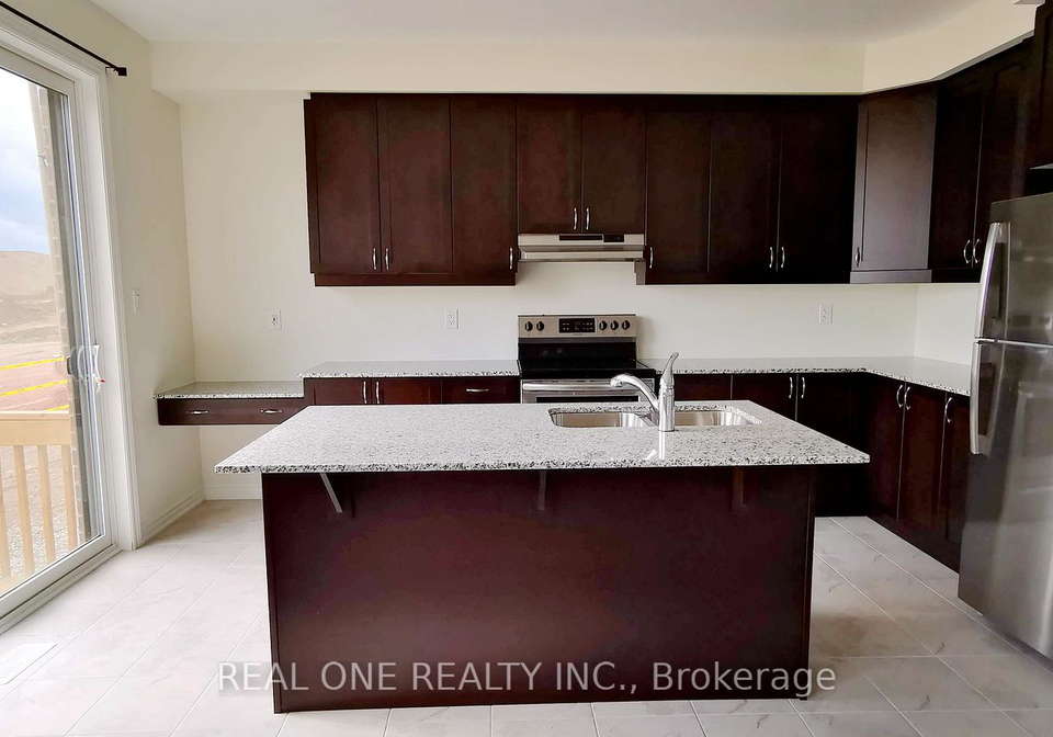 23-broden-crescent-whitby-ontario-e12631576