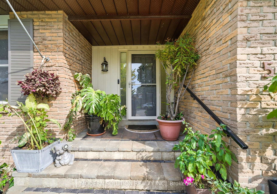 5-woodlawn-court-whitby-ontario-e12631670