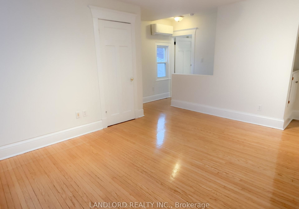 2469-queen-street-e-toronto-ontario-e12633106