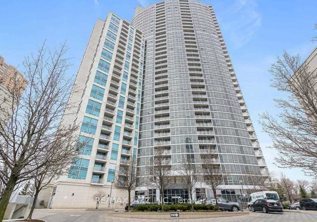 borough-drive-scarborough-ontario-e12635190