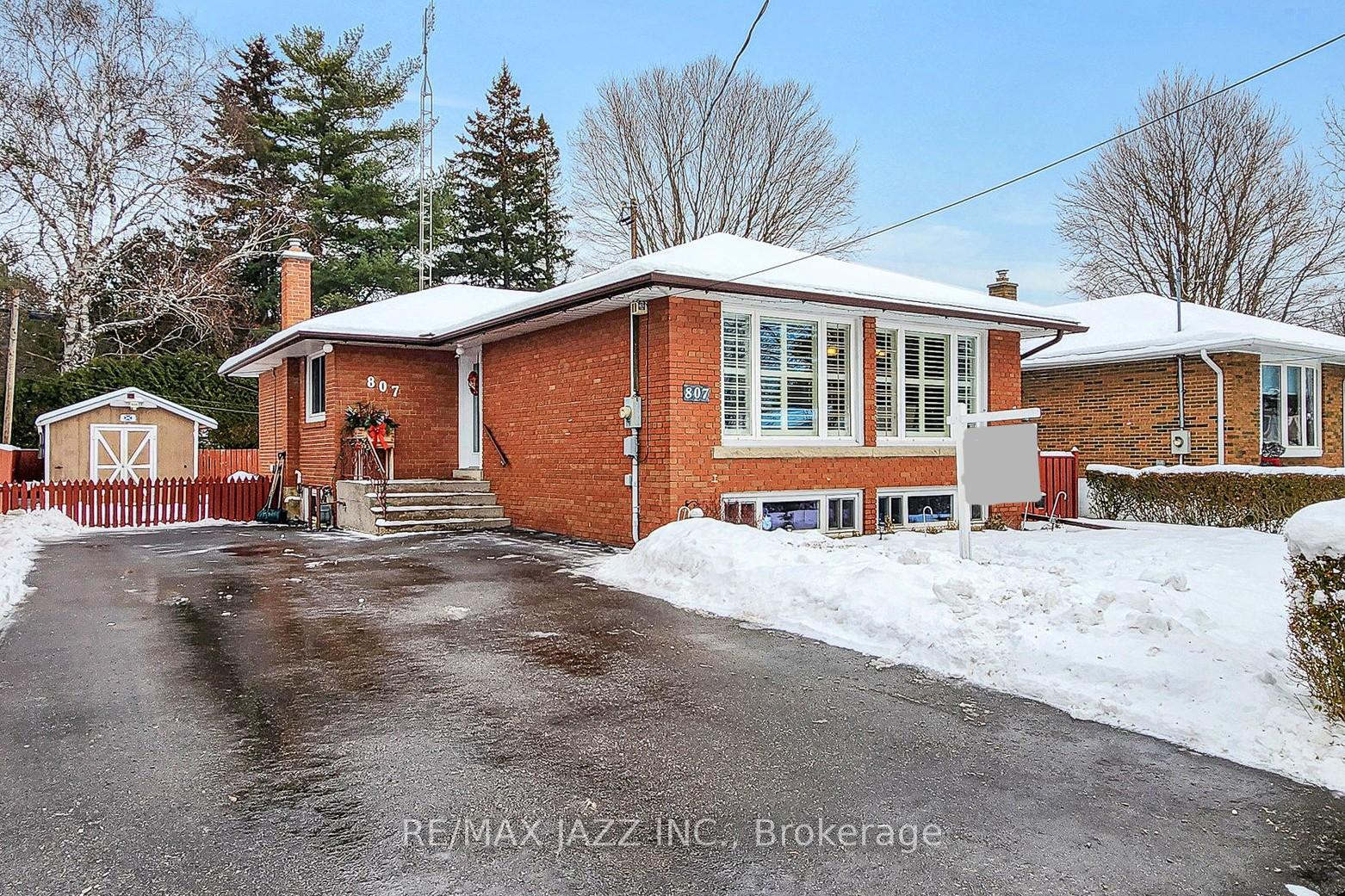 807-annes-street-whitby-ontario-e12636588