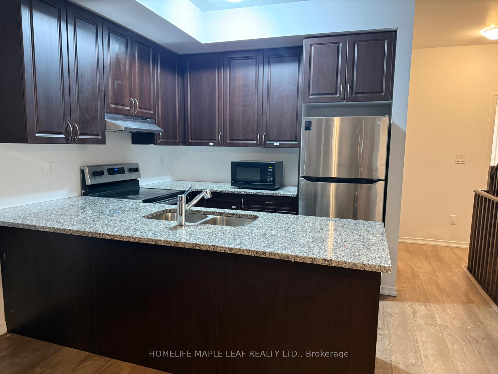 261-danzatore-path-oshawa-ontario-e12636664