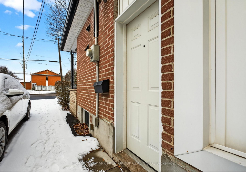 303-rossland-road-w-whitby-ontario-e12637518
