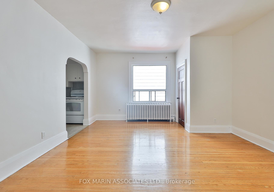 1215-woodbine-avenue-east-york-ontario-e12637526