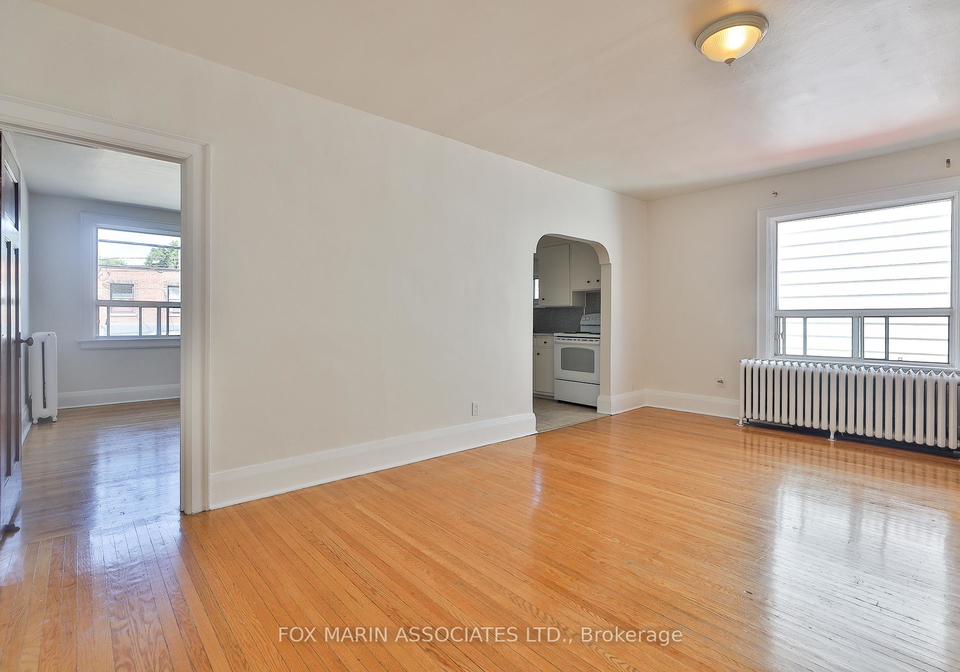 1215-woodbine-avenue-east-york-ontario-e12637526