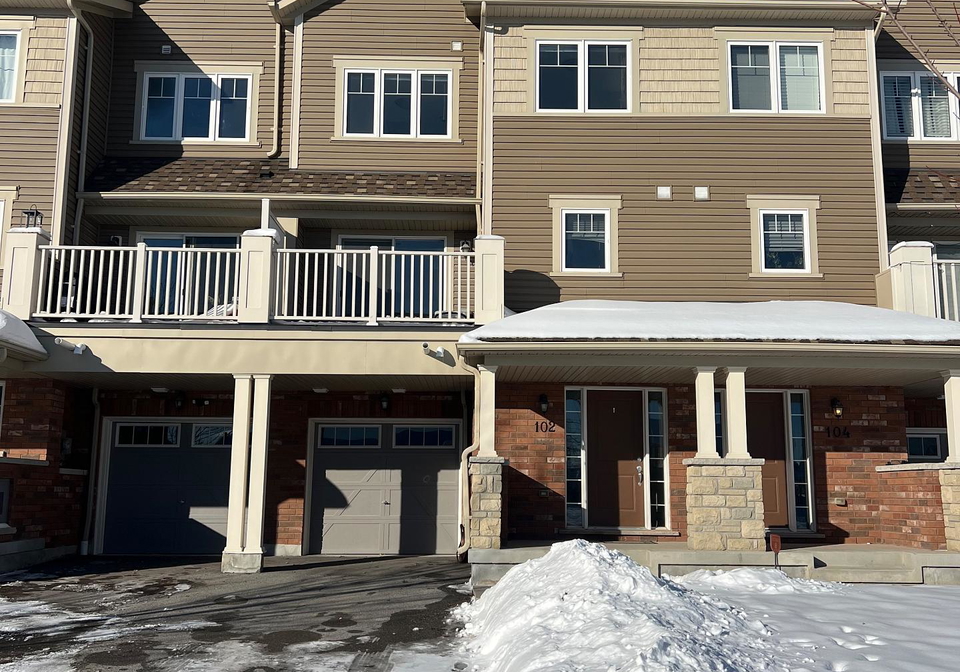 102-tabaret-crescent-oshawa-ontario-e12637754