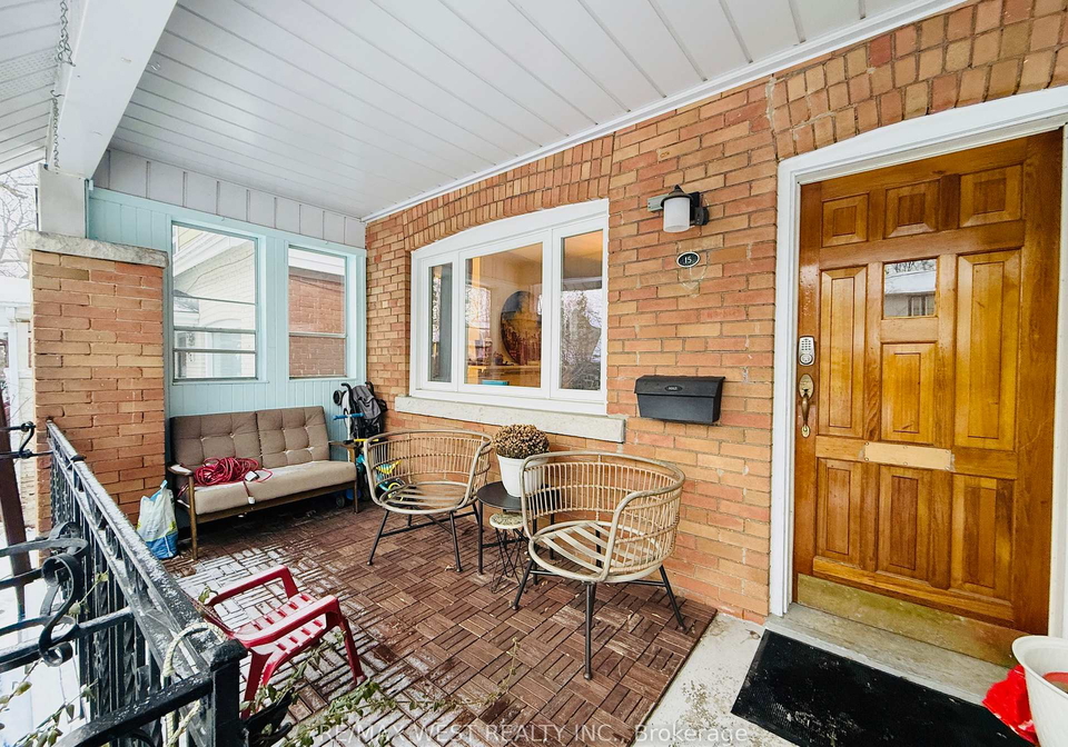 15-keystone-avenue-toronto-ontario-e12637778