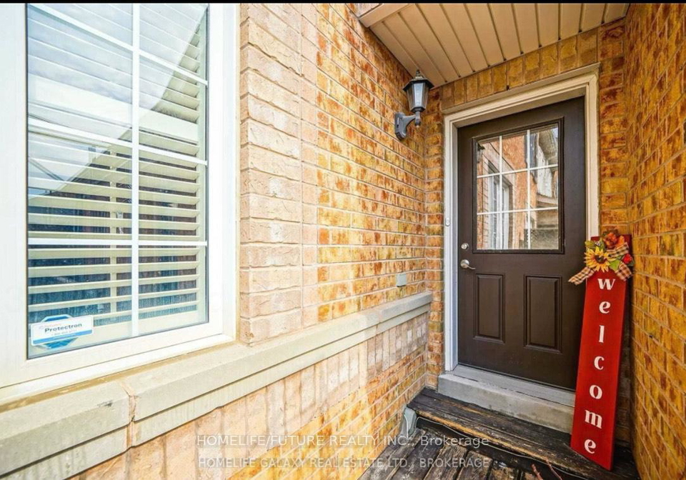 33-warnford-circle-ajax-ontario-e12638392
