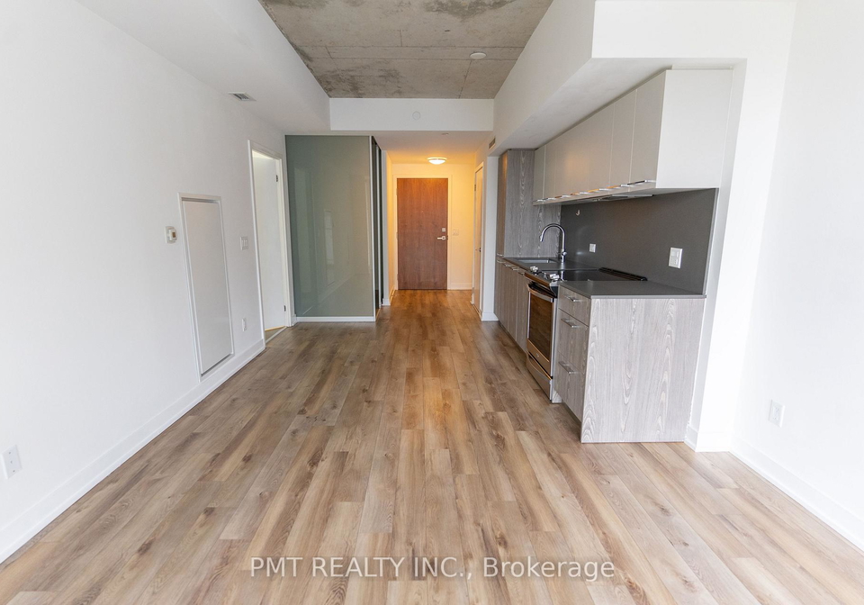 30-baseball-place-toronto-ontario-e12638424
