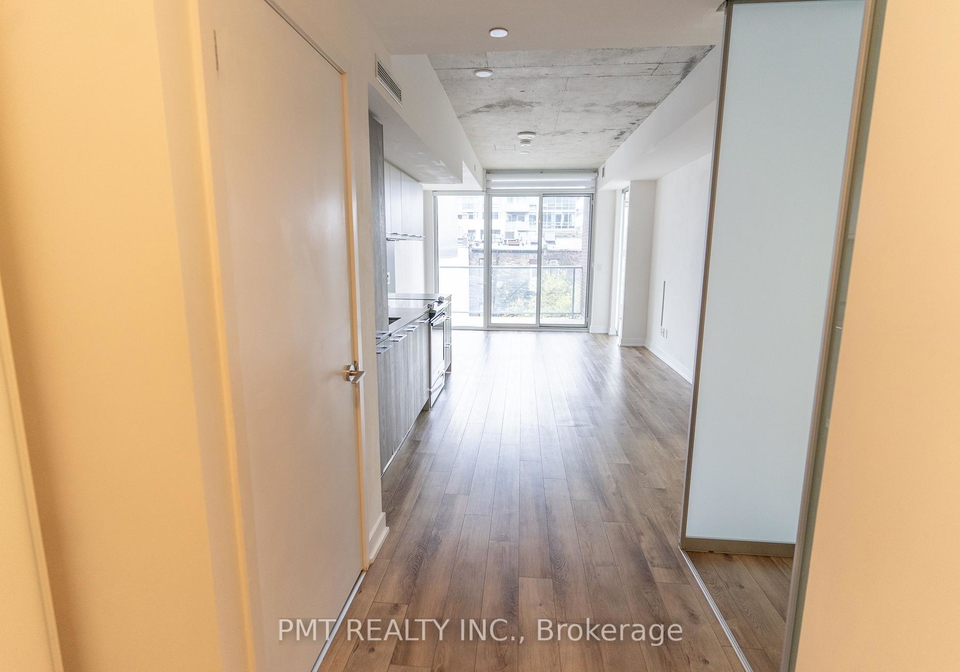 30-baseball-place-toronto-ontario-e12638424