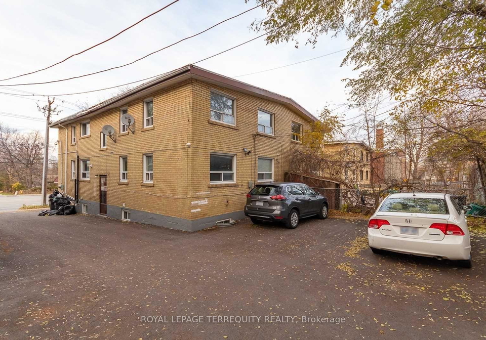 2977-lawrence-avenue-e-scarborough-ontario-e12639096