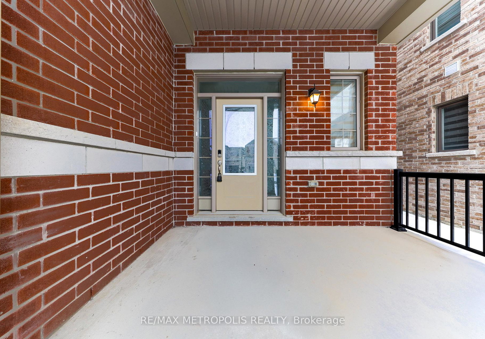 1493-hawktail-path-pickering-ontario-e12639744