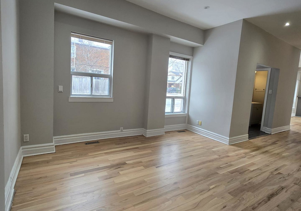 2a-kimbourne-avenue-east-york-ontario-e12639870