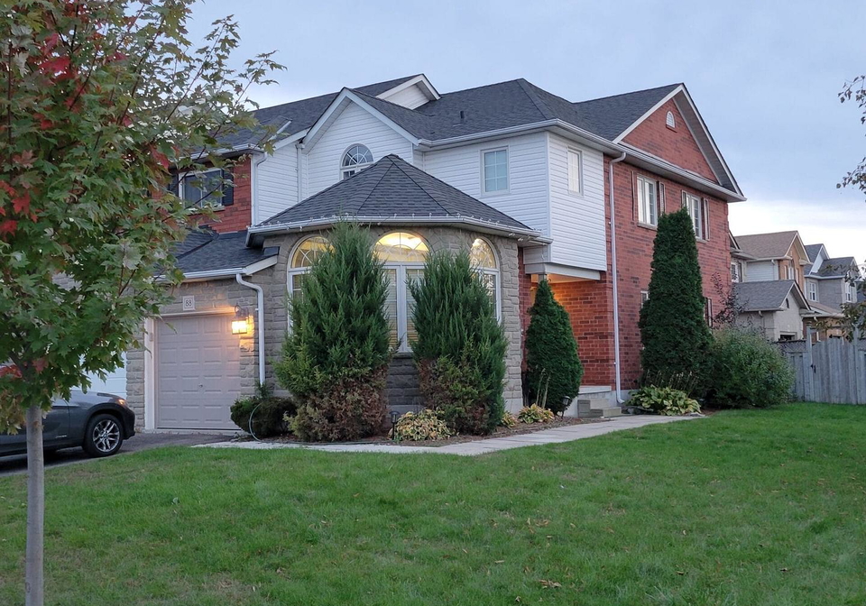 88-wade-square-clarington-ontario-e12640244