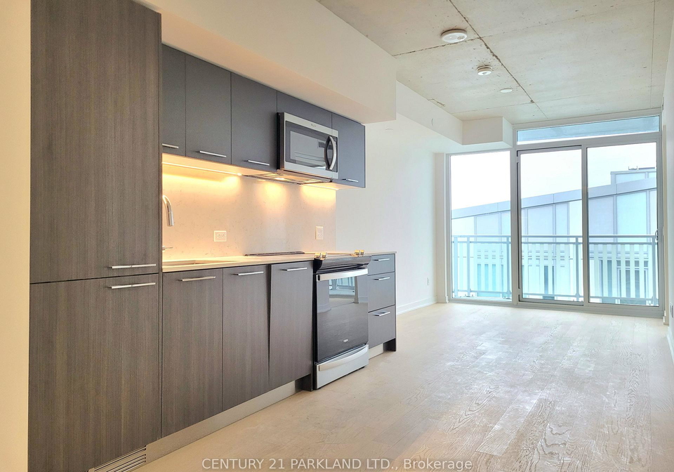 45-baseball-place-toronto-ontario-e12640472