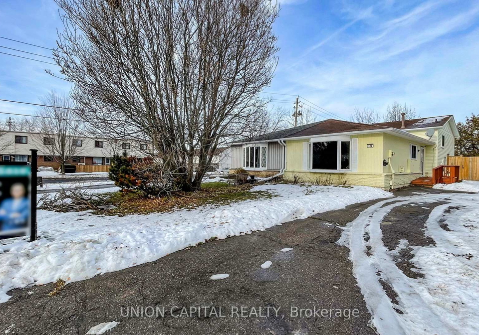 376-calvert-court-oshawa-ontario-e12643290