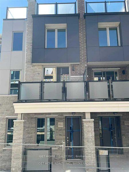 1034-reflection-place-pickering-ontario-e12644458
