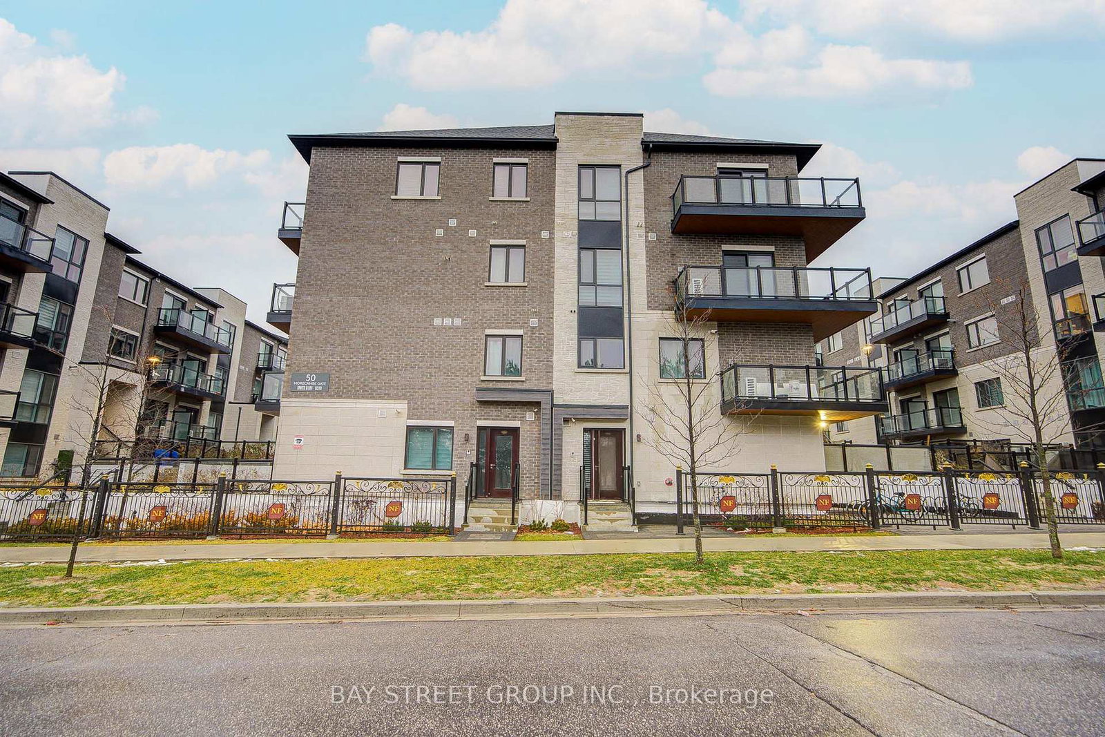 50-morecambe-gate-scarborough-ontario-e12645190