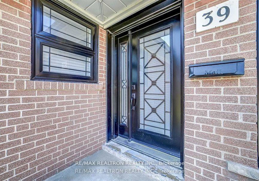39-aveline-crescent-scarborough-ontario-e12645884
