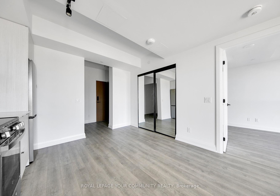 2369-danforth-avenue-toronto-ontario-e12647674
