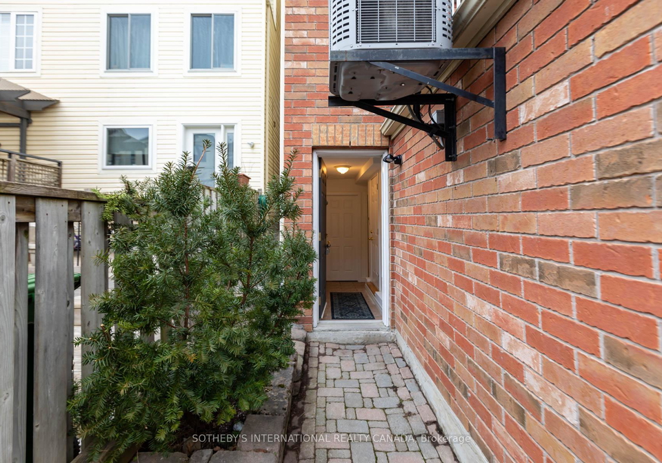 16natalie-place-toronto-ontario-e12648328
