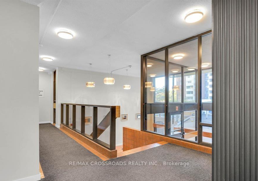 5-massey-square-east-york-ontario-e12650208