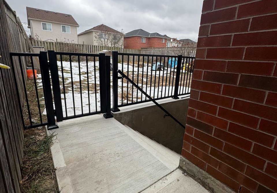 1215-wadebridge-crescent-n-oshawa-ontario-e12650500