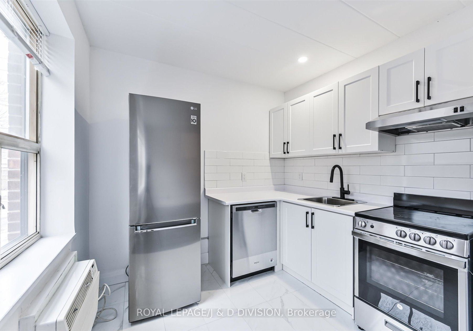 325-sammon-avenue-east-york-ontario-e12653390