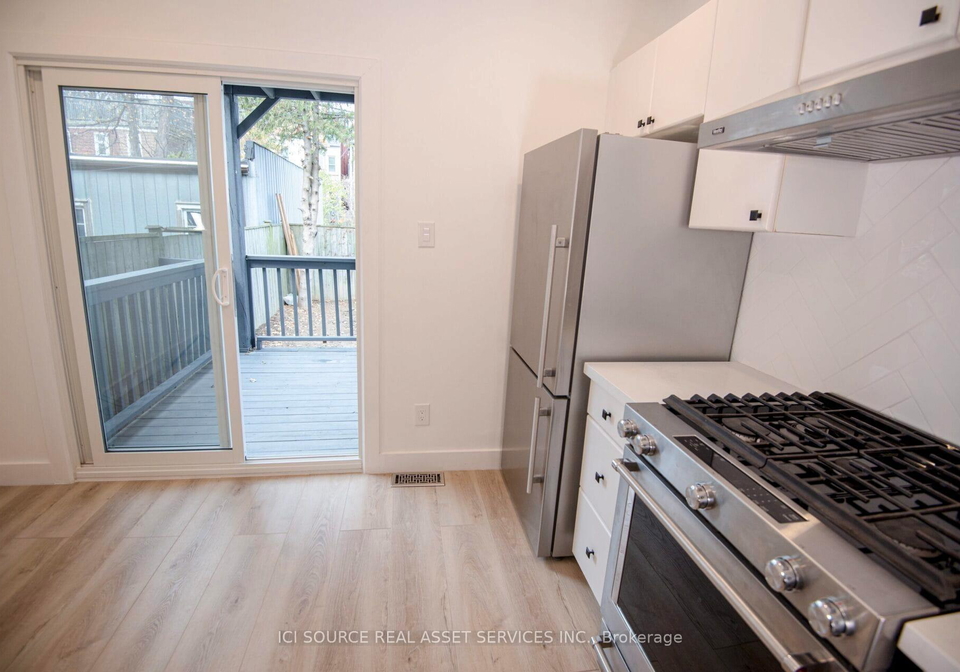 1314-dundas-street-e-toronto-ontario-e12655670